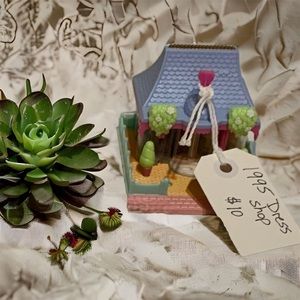 1995 Polly Pocket Dress Shop